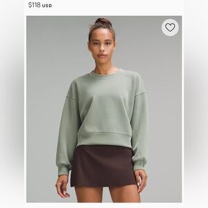 Lululemon- Softstreme Perfectly Oversized
Cropped Crew